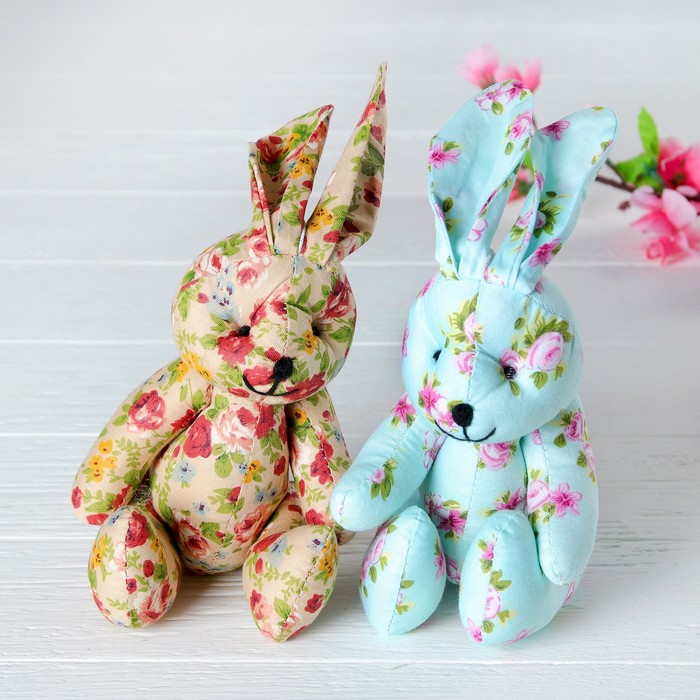 Мягкая игрушка-подвеска "Зайка в цветочек" цвета МИКС, 15 см