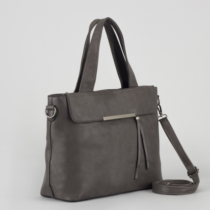 Сумка женская, отдел с перегородкой на молнии, 2 наружных кармана, длинный ремень, цвет серый