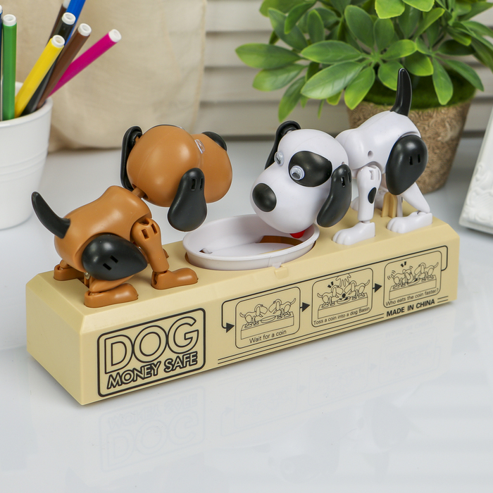 Копилка пластик "Два пёсика едят монетки" от 3АА звук 13,5х24,5х7 см