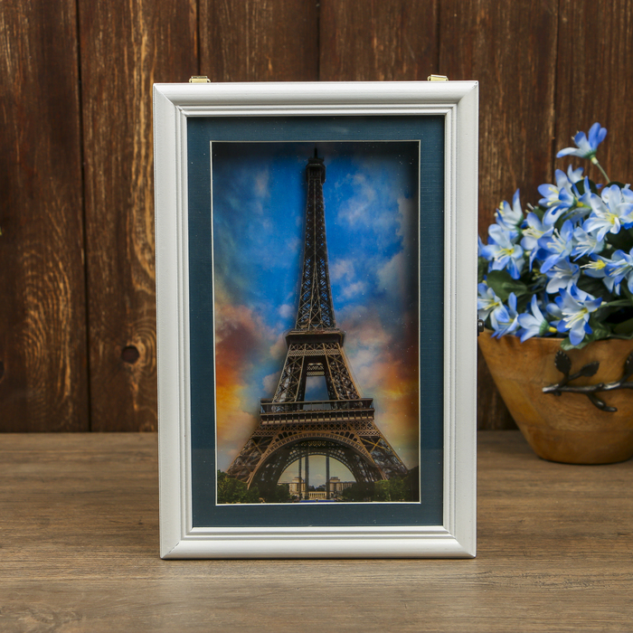 Ключница дерево 6 крючков "Эйфелева башня 3D" белая с золотой полосой 30х20х7 см