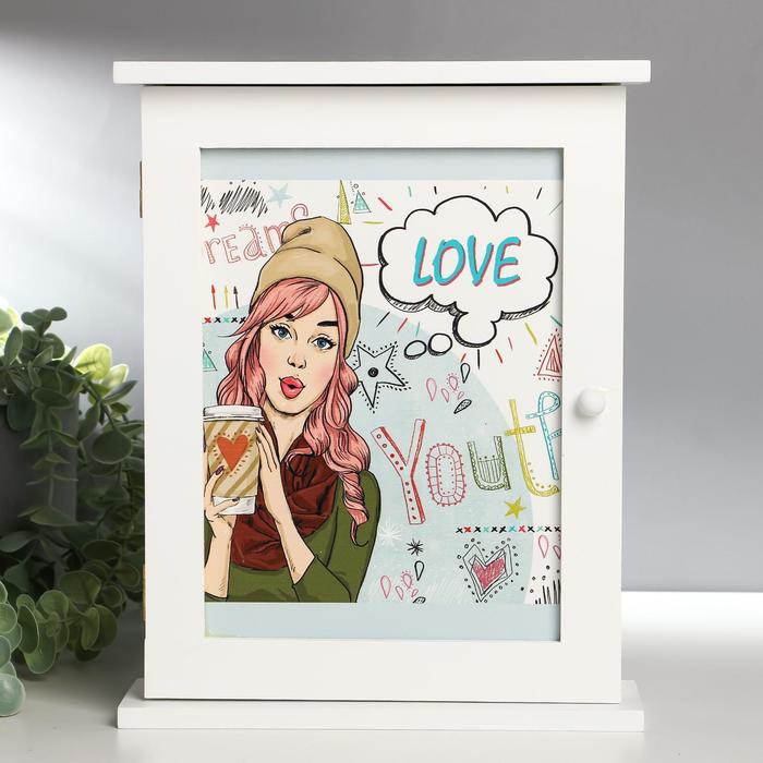 Ключница дерево 6 крючков "Девушка со стаканом кофе" белая 28х22х6,5 см