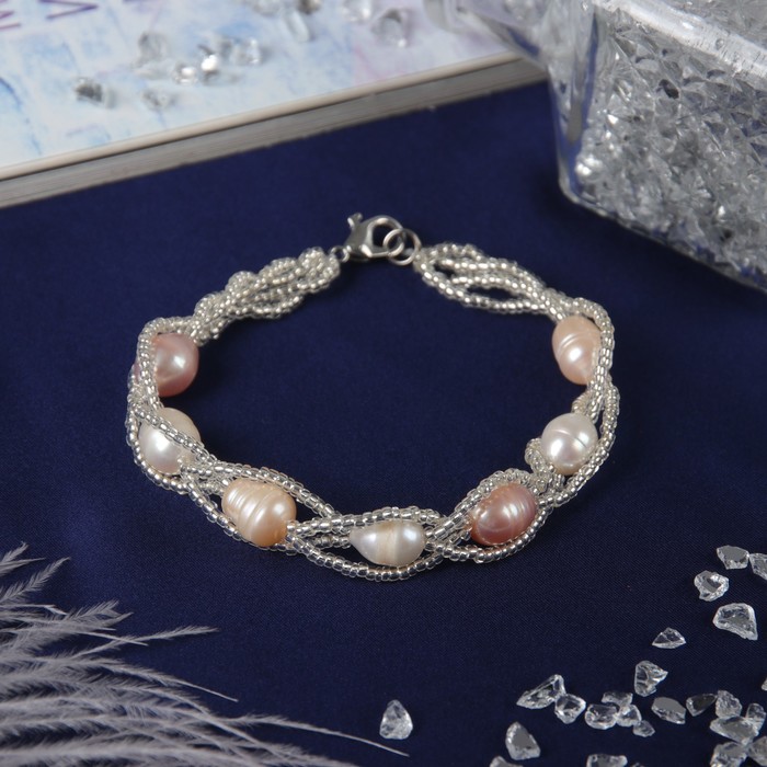 Браслет с жемчугом "Изобилие" бусины в плетении, цвет бело-розовый