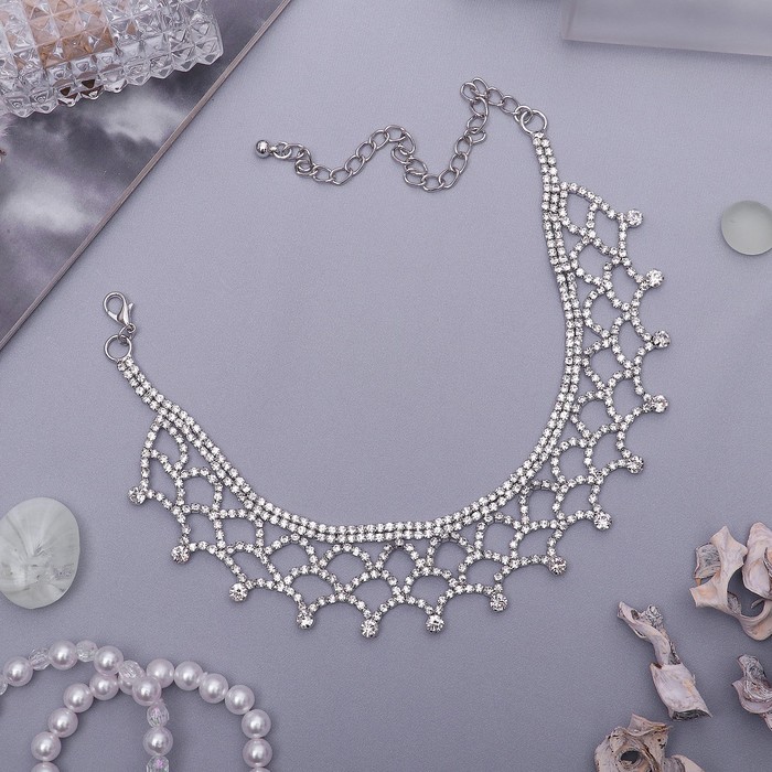 Колье со стразами "Симфония" узор, 2 яруса, цвет белый в серебре