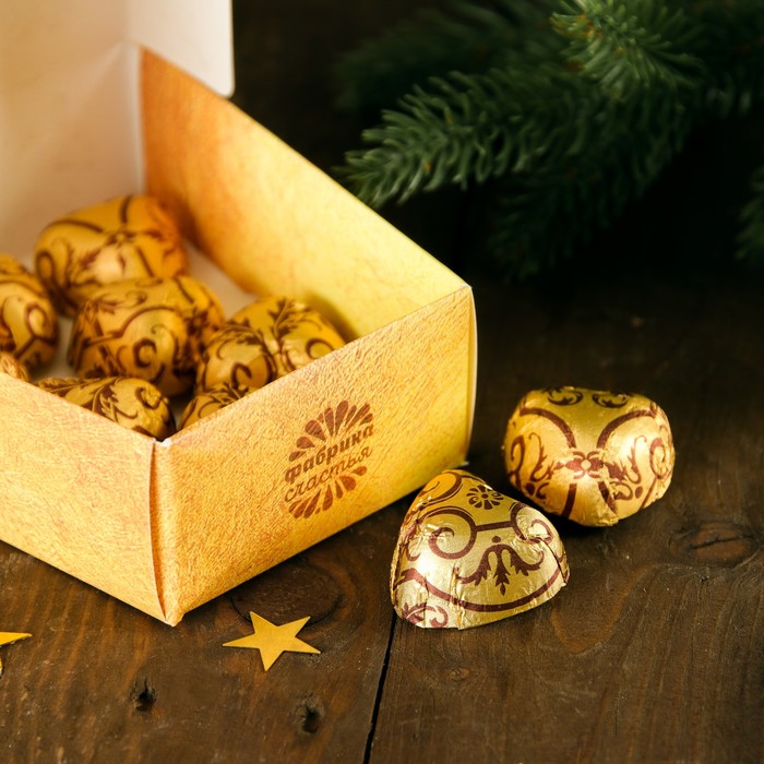 Шоколадные конфеты в коробке "Пусть все сбудется в Новом году"