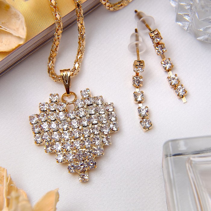 Гарнитур 2 предмета: серьги, кулон "Сердце" искраящееся, цвет белый в золоте, 43 см