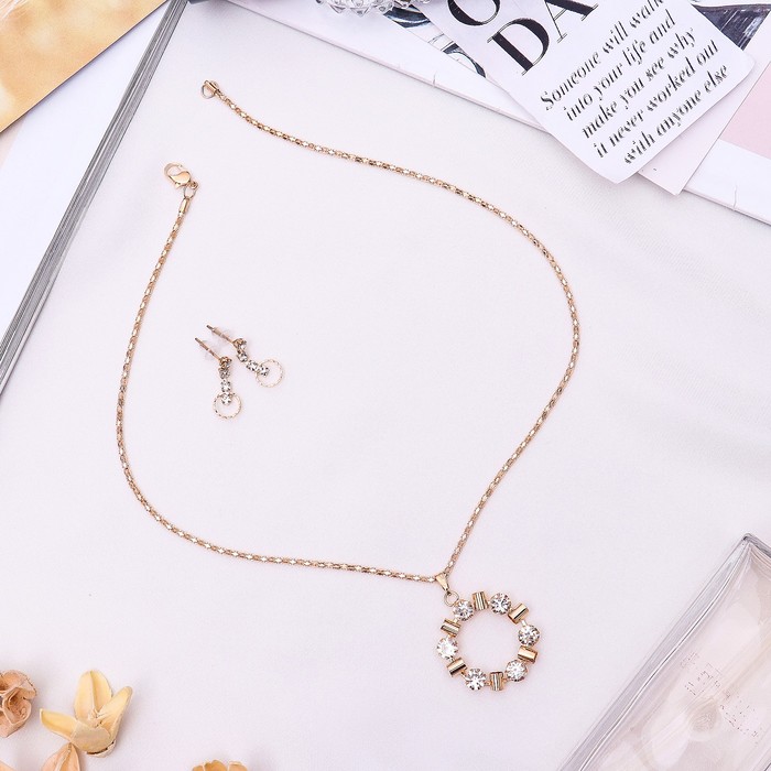 Гарнитур 2 предмета: серьги, кулон "Круг" искрящийся, цвет белый в золоте, 43 см