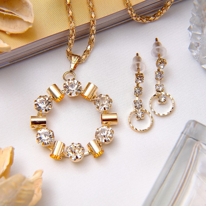 Гарнитур 2 предмета: серьги, кулон "Круг" искрящийся, цвет белый в золоте, 43 см