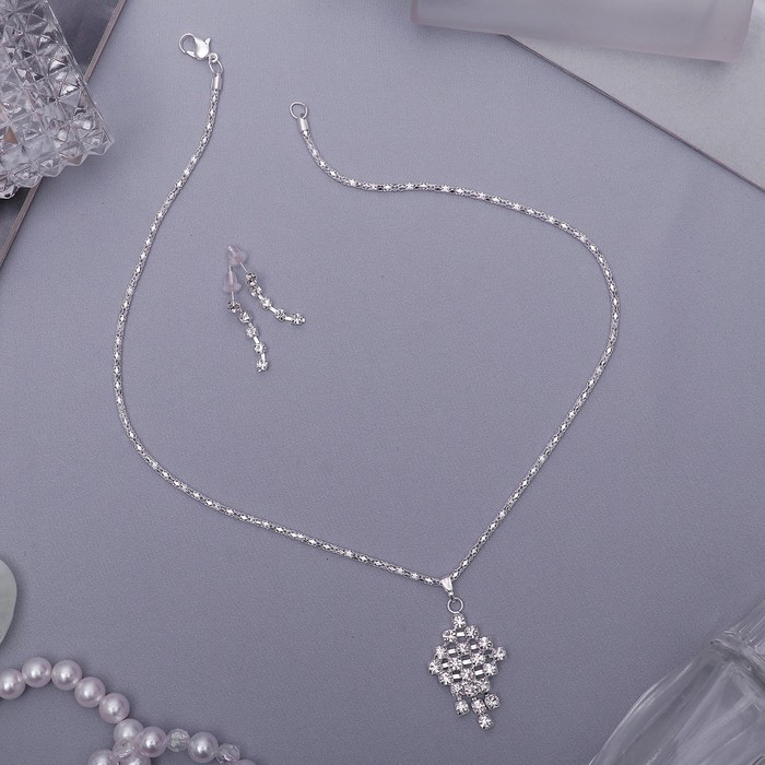 Гарнитур 2 предмета: серьги, кулон "Капля" ромб искраящийся, цвет белый в серебре, 43 см