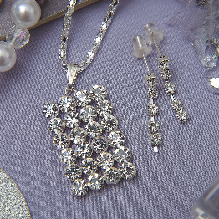 Гарнитур 2 предмета: серьги, кулон "Прямоугольник" искрящийся, цвет белый в серебре, 43 см