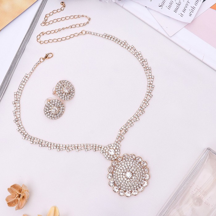 Набор 2 предмета: серьги, колье "Искры вечера" круг, цвет белый в золоте