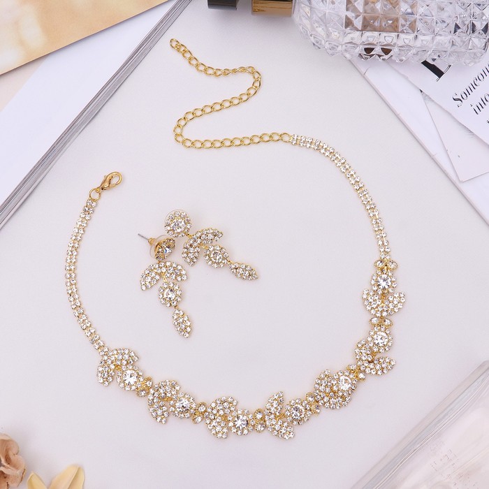 Набор 2 предмета: серьги, чокер "Яркий вечер" цветение, цвет белый в золоте