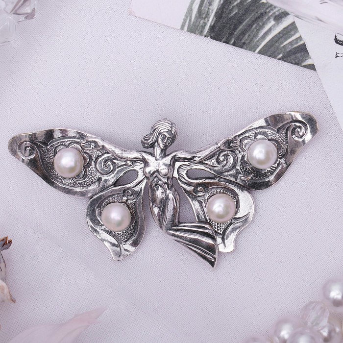 Брошь "Жемчуг речной" фея, цвет белый в серебре 10038-103