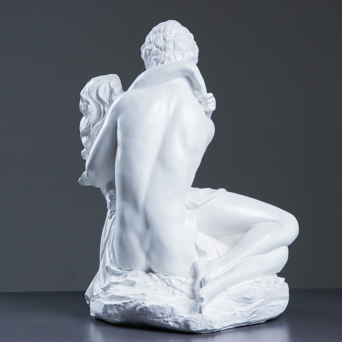 Фигура "Влюбленные на камне средние" 37х41х50см, белый