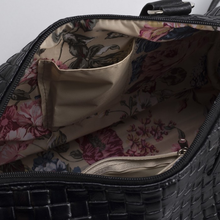 Сумка женская, отдел на молнии, наружный карман, длинный ремень, цвет чёрный