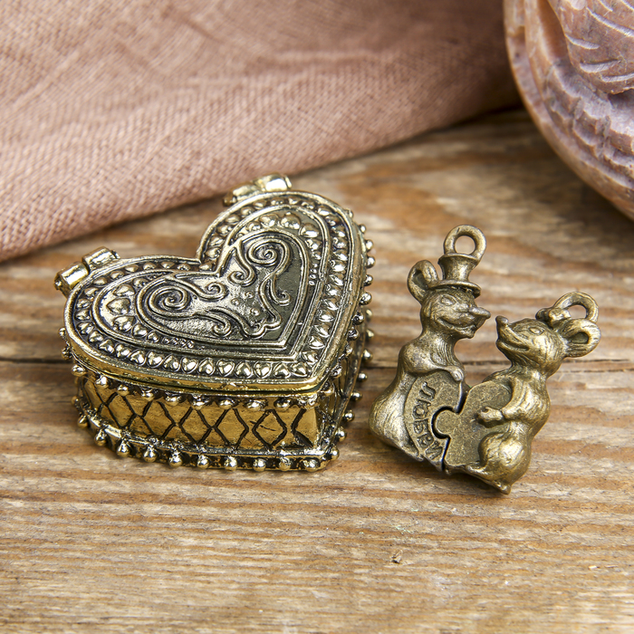 Любовный сундук с парой мышек, 3,4 х 2,6 см