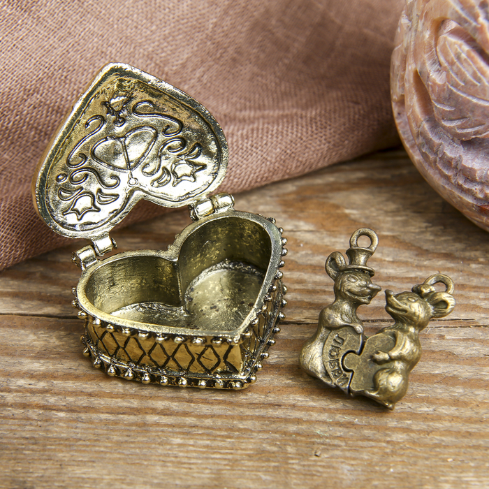 Любовный сундук с парой мышек, 3,4 х 2,6 см