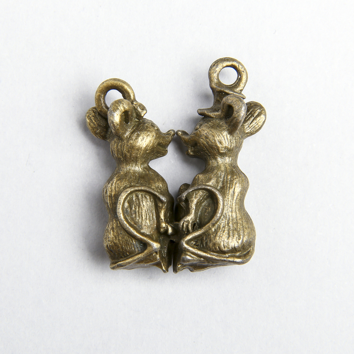 Любовный сундук с парой мышек, 3,4 х 2,6 см