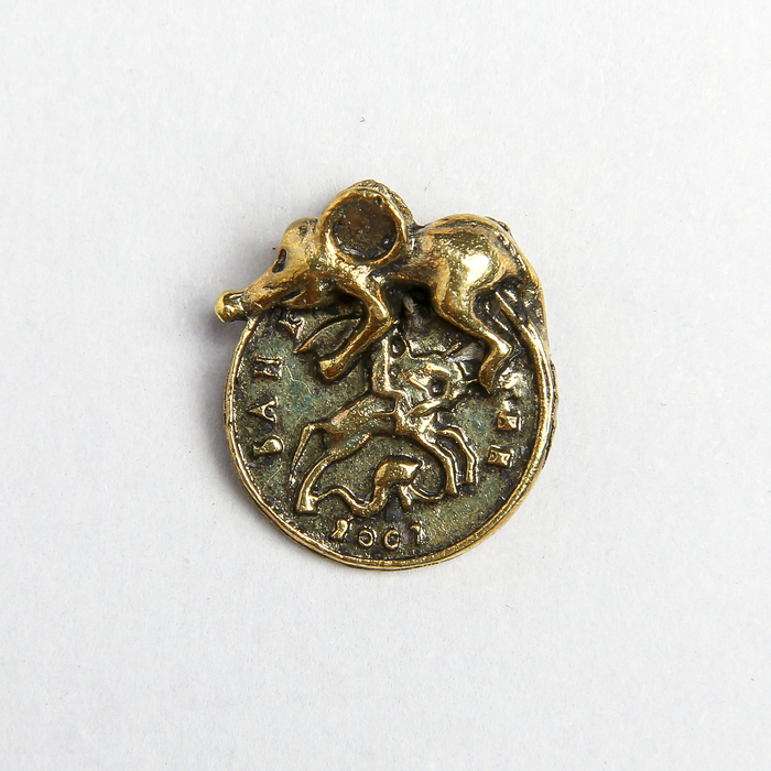 Денежный сундук с мышкой на монете , 3,5 х 2,7 см