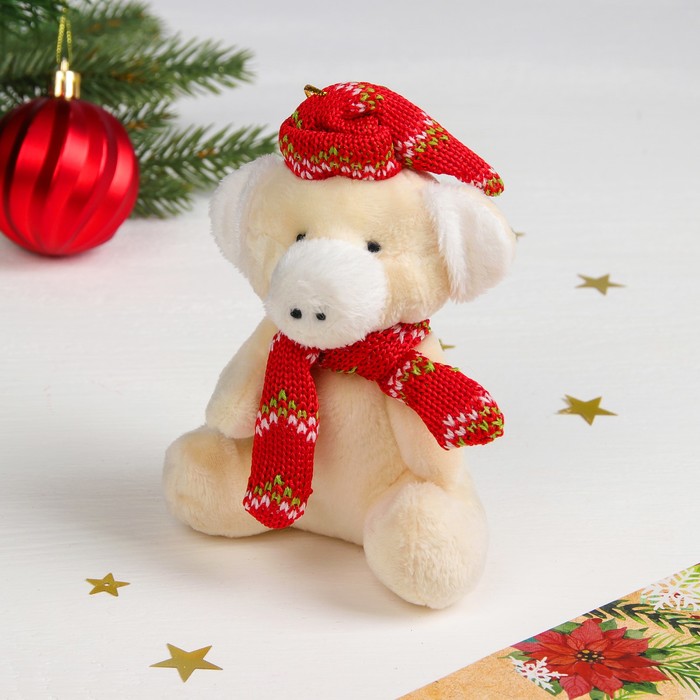 Мягкая игрушка-подвеска "Хрюша в шапочке и шарфе" цвета МИКС