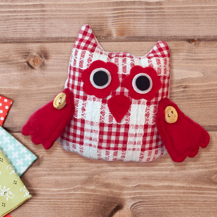 Набор для создания подвесной игрушки из ткани "Сова в клеточку"