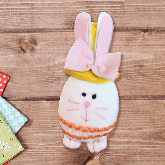 Набор для создания подвесной игрушки из фетра "Зайчик в шляпке", цвет желтый