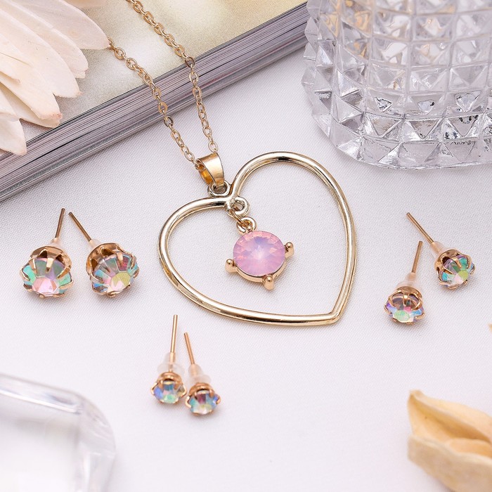 Гарнитур 4 предмета: серьги (3 пары), кулон "Сердце", цвет розовый в золоте, 45 см