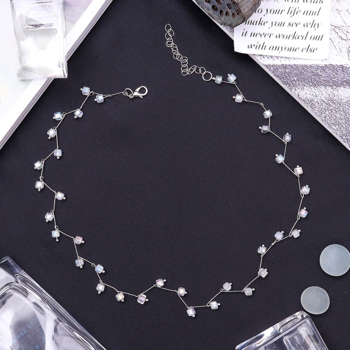 Колье "Цветущая дорожка" кубики, цвет белый в серебре