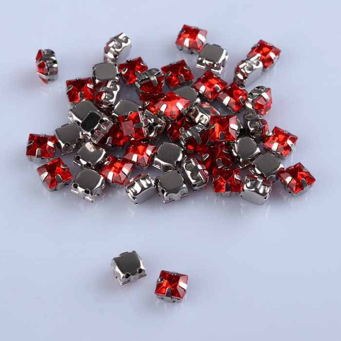Стразы пришивные в оправе "Квадрат", 50шт, цвет красный