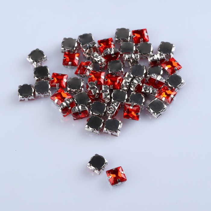 Стразы пришивные в оправе "Квадрат", 50шт, цвет красный