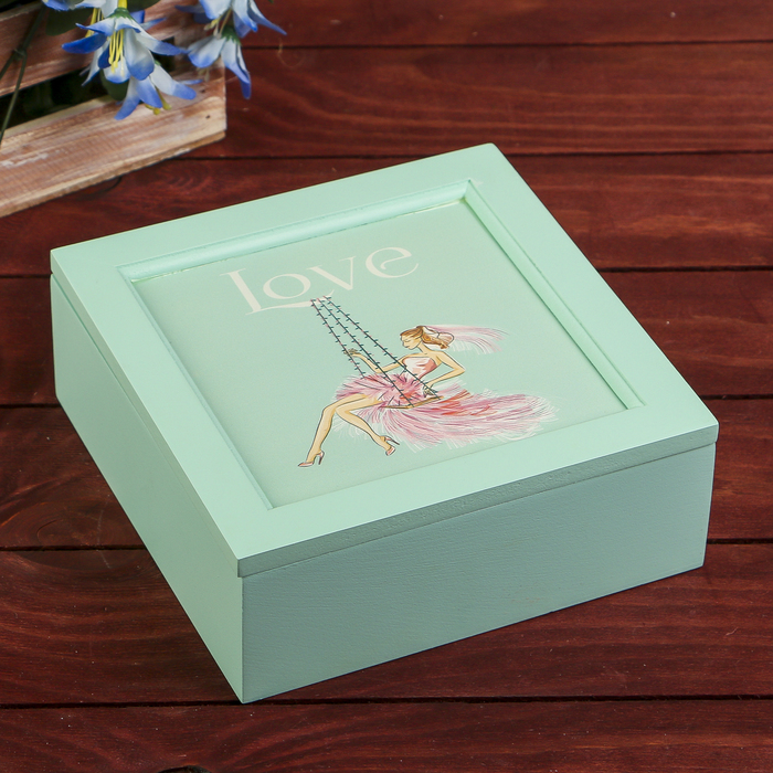 Шкатулка дерево с делениями "Девушка на качелях" зелёно-голубая 7х18х18 см