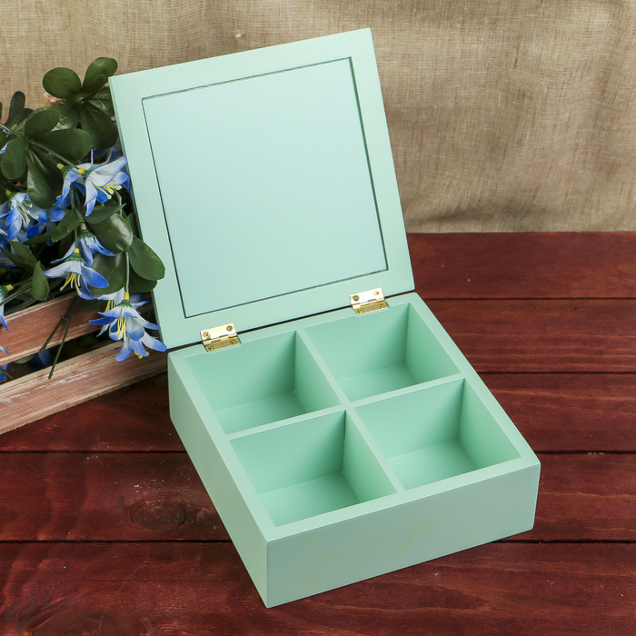 Шкатулка дерево с делениями "Птицы у гнезда в цветах" зелёно-голубая 7х18х18 см