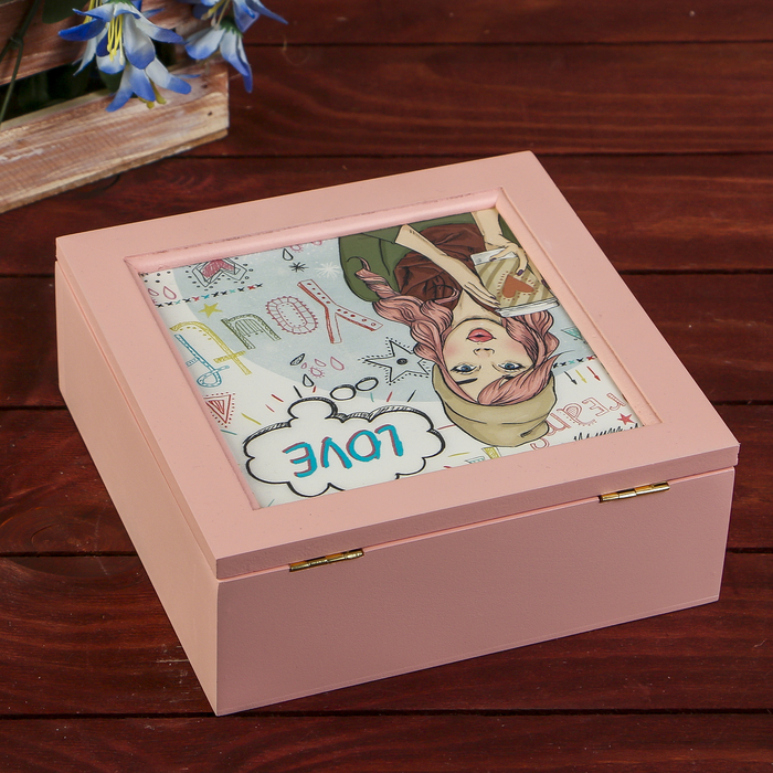 Шкатулка дерево с делениями "Девушка со стаканом кофе" розовая 7х18х18 см