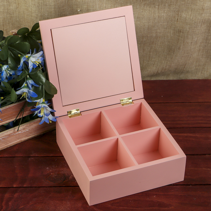 Шкатулка дерево с делениями "Девушка на мопеде" розовая 7х18х18 см