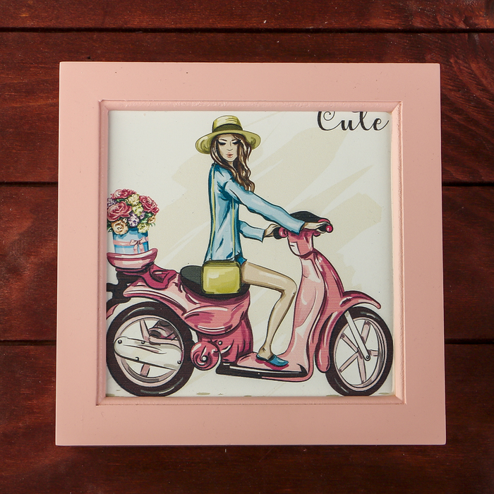 Шкатулка дерево с делениями "Девушка на мопеде" розовая 7х18х18 см