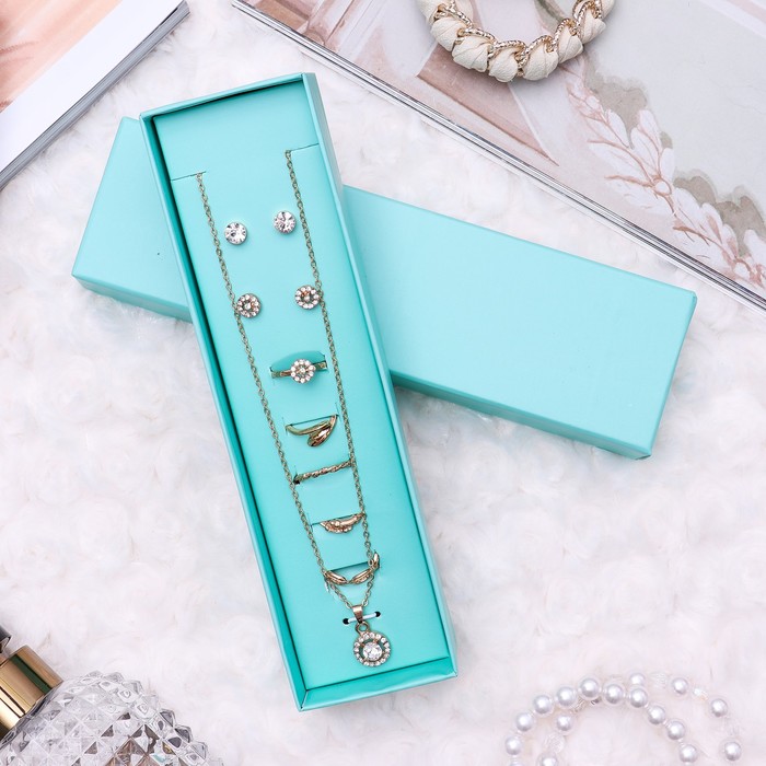 Набор 8 предметов: серьги (2 пары), кольцо (5 шт), кулон "Круг", цвет белый в золоте