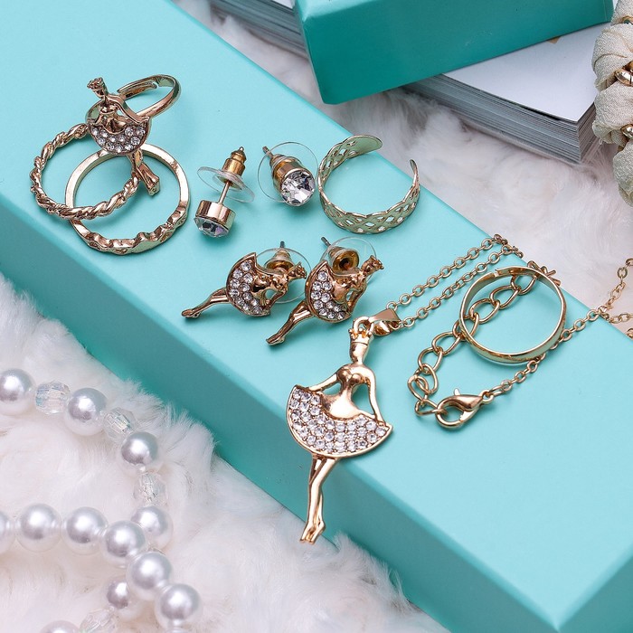 Набор 8 предметов: серьги (2 пары), кольцо (5 шт), кулон "Балерина", цвет белый в золоте