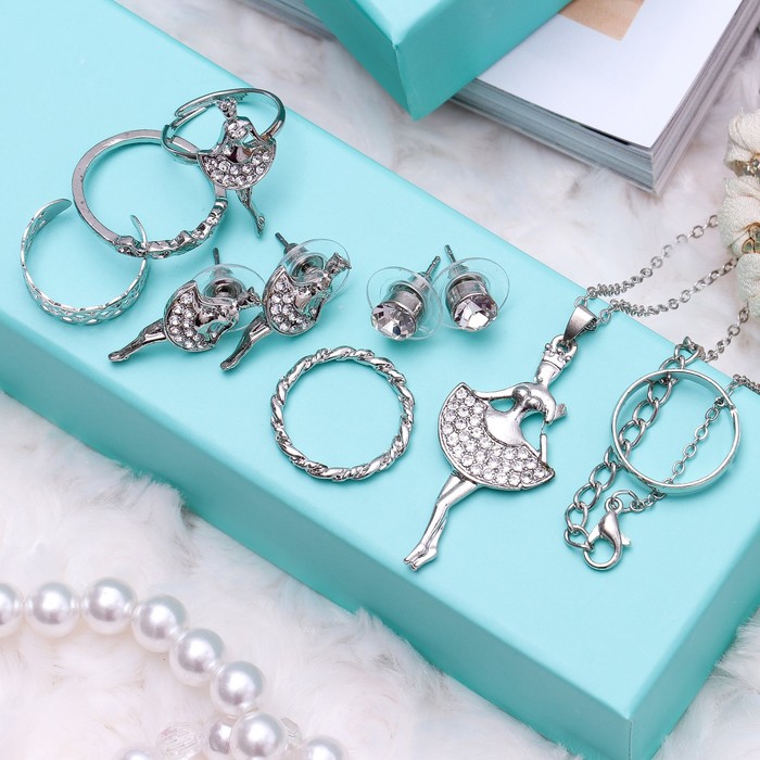 Набор 8 предметов: серьги (2 пары), кольцо (5 шт), кулон "Балерина", цвет белый в серебре
