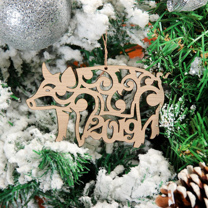 Подвеска «Свинка» резная