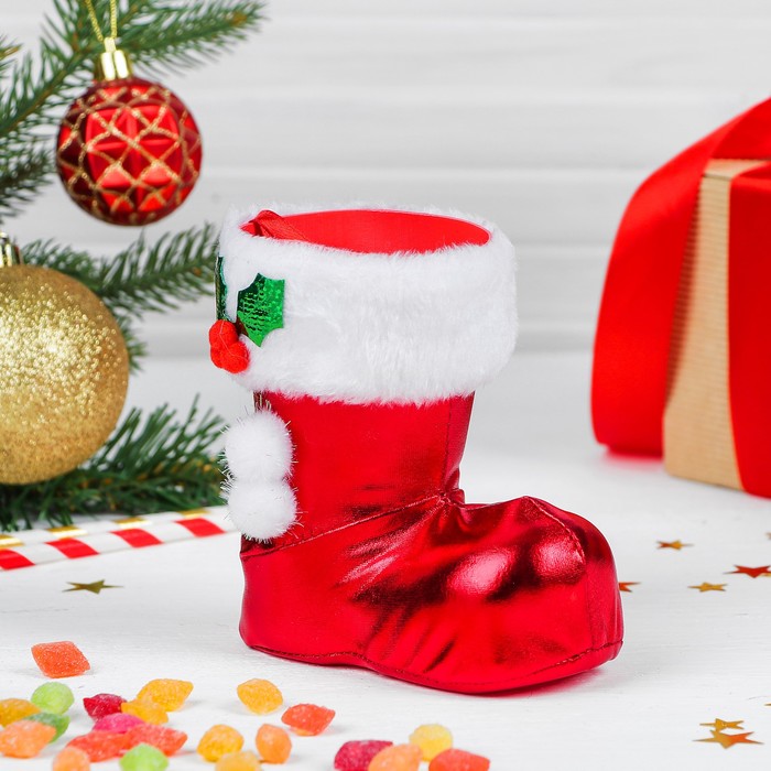Конфетница "Сапожок" красный с белыми помпонами