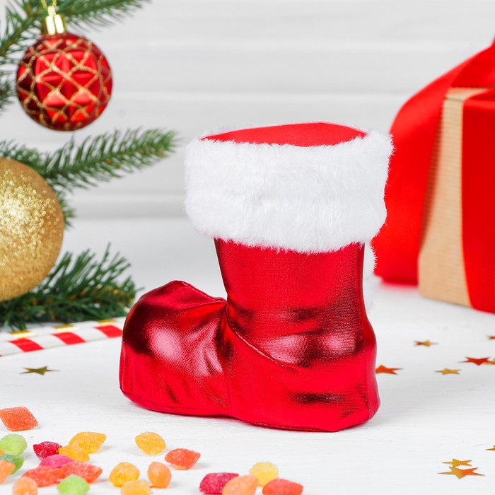 Конфетница "Сапожок" красный с белыми помпонами