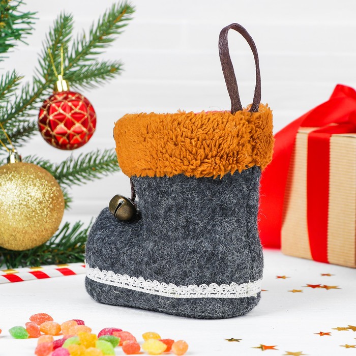 Конфетница "Сапожок" серый с белым узором, вместимость 300 г