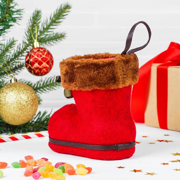 Конфетница "Сапожок" красный с бубенцами, вместимость 300 г