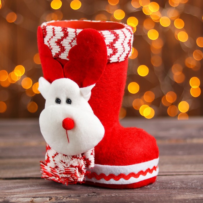 Конфетница "Сапожок" красный, с объёмным оленем, вместимость 400 г