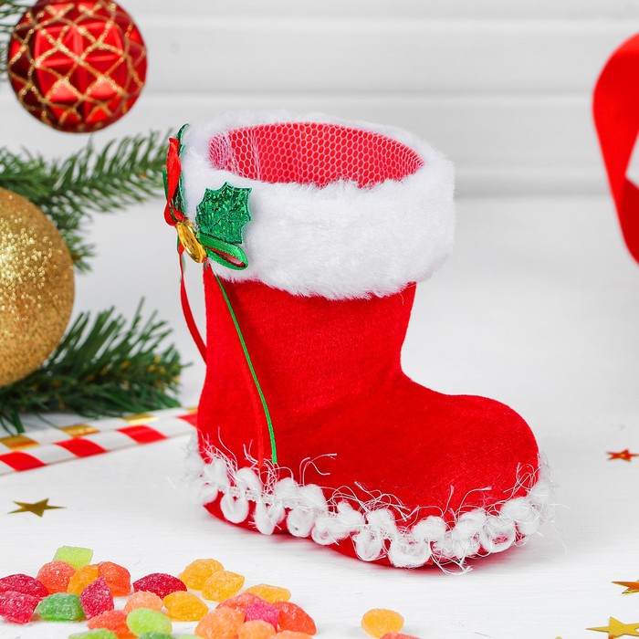 Конфетница "Сапожок" остролист на меховой опушке, цвет красный, вместимость 300 г