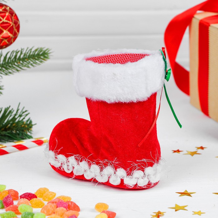 Конфетница "Сапожок" остролист на меховой опушке, цвет красный, вместимость 300 г