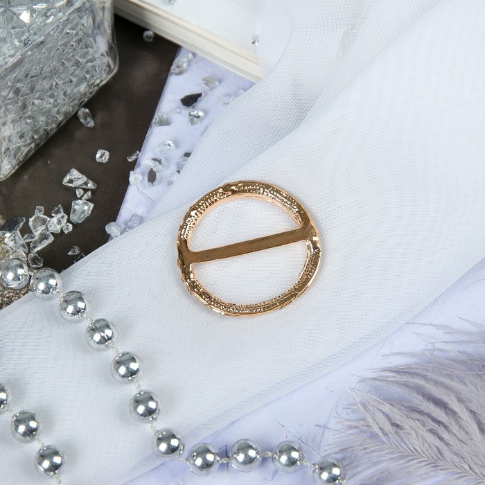 Пряжка для платка "Круг", цвет белый в золоте