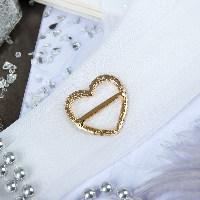 Пряжка для платка "Сердце", цвет белый в золоте