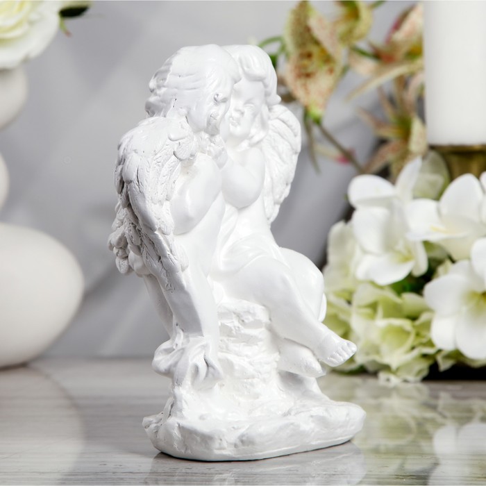 Статуэтка "Пара на камне" малая, белая