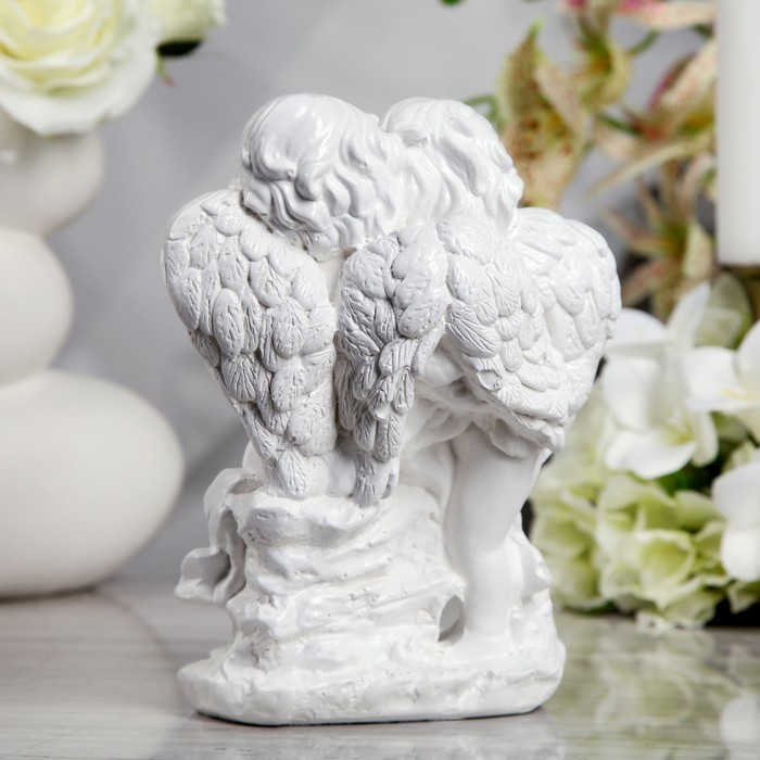 Статуэтка "Пара на камне" малая, белая