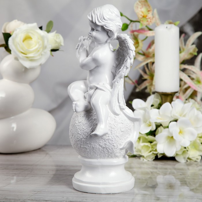 Статуэтка "Ангел на шаре с арфой" белая